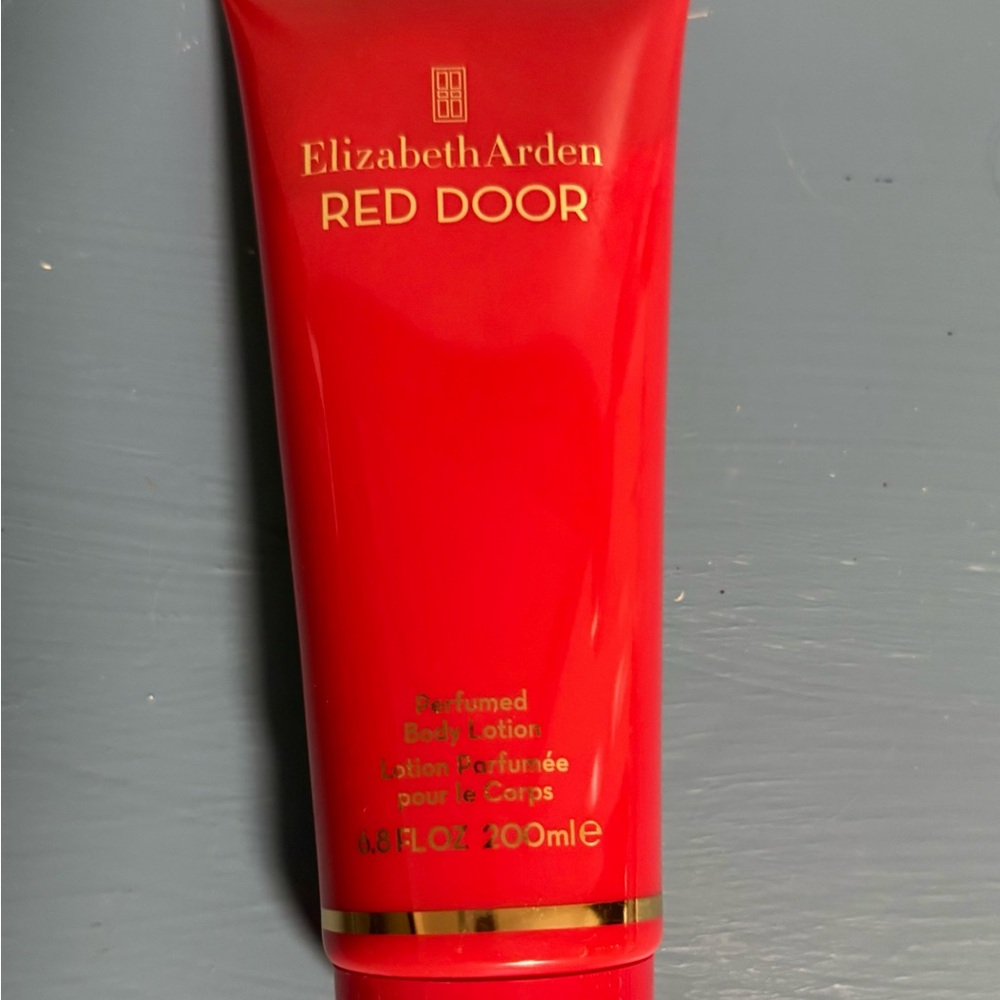 Elizabeth Arden Red Door Perfumed Body Lotion - Vibrant Red